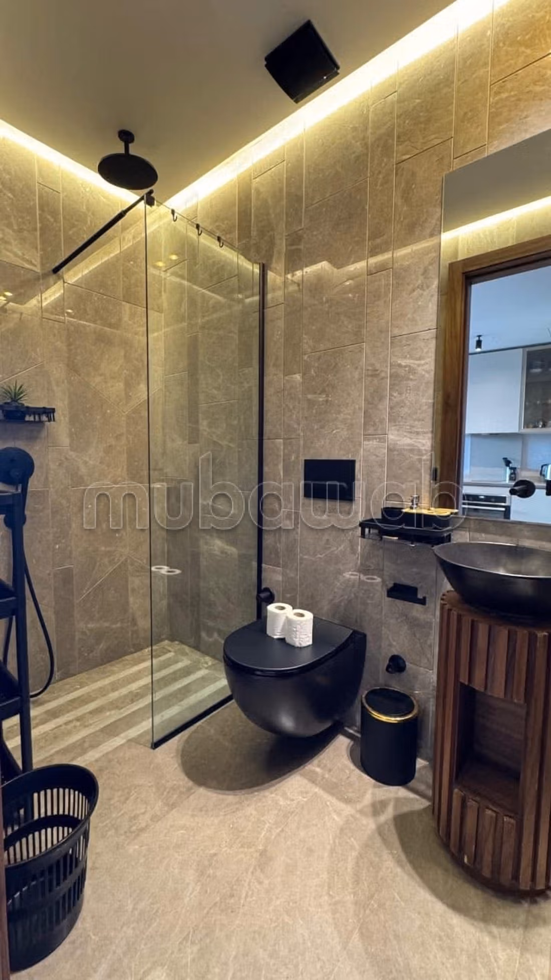 Apartment for rent in Bourgogne Est. 1 beautiful bedroom. Concierge service, air conditioning