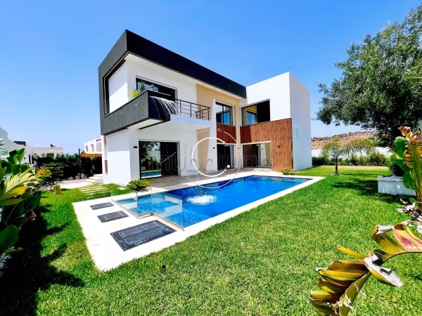 Villa haut standing à vendre à Monchar