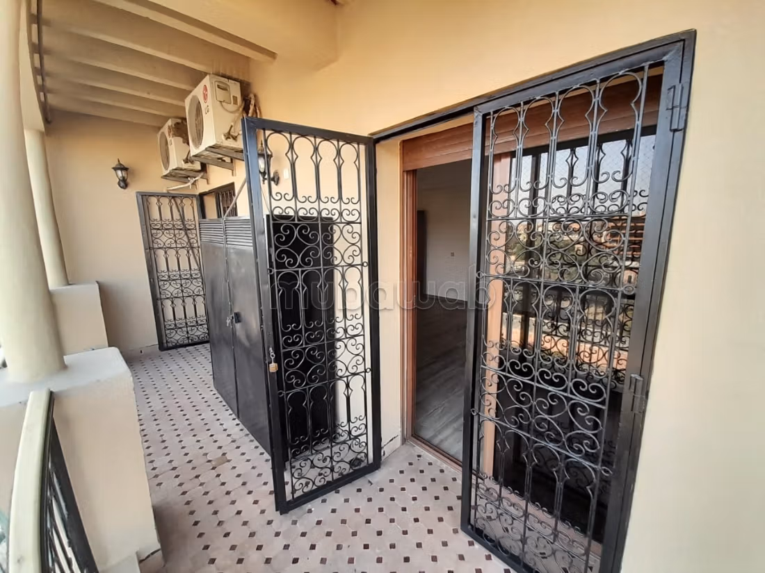 Spacious empty apartment with 2 bedrooms and living room for rent
