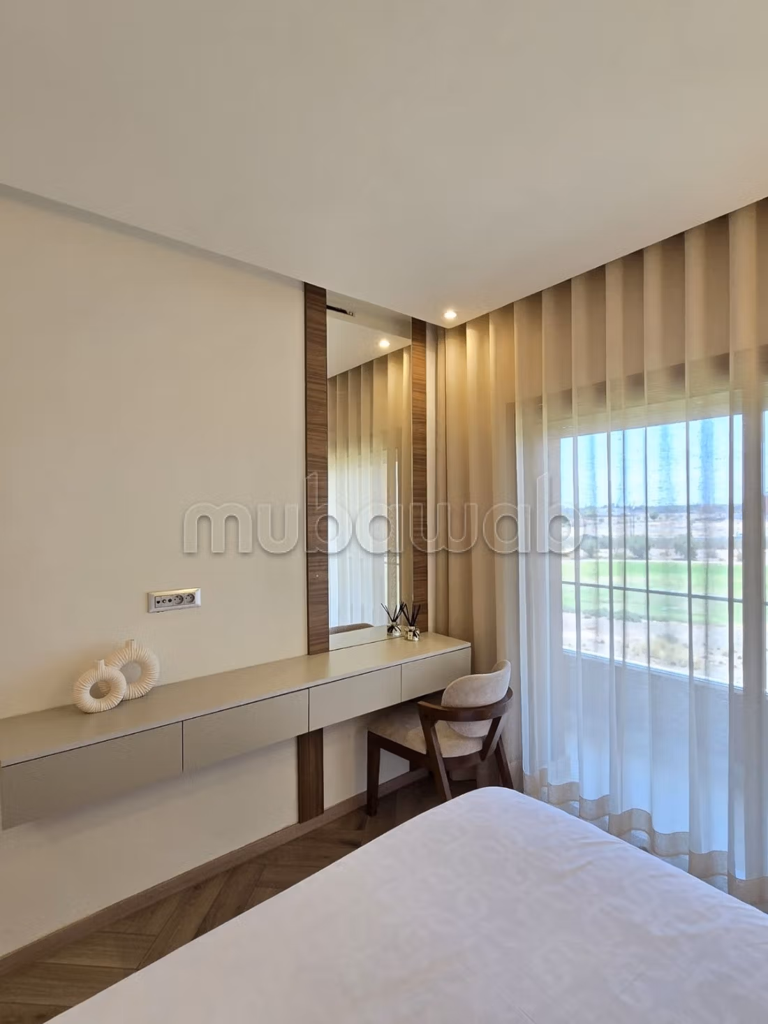 Luxury Holiday Apartment - 2 Bedrooms, Golf & Mountain View, 2 Pools, Netflix & Fiber Optic