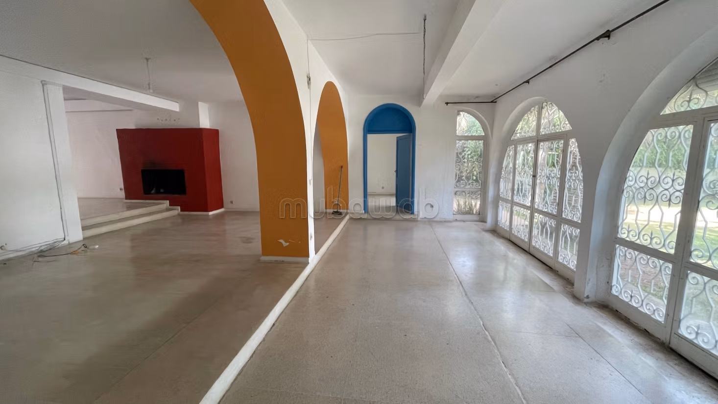 Maison de luxe à vendre à Souissi. 4 chambres. Cheminée, piscine