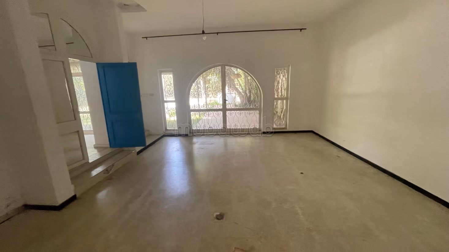 Maison de luxe à vendre à Souissi. 4 chambres. Cheminée, piscine