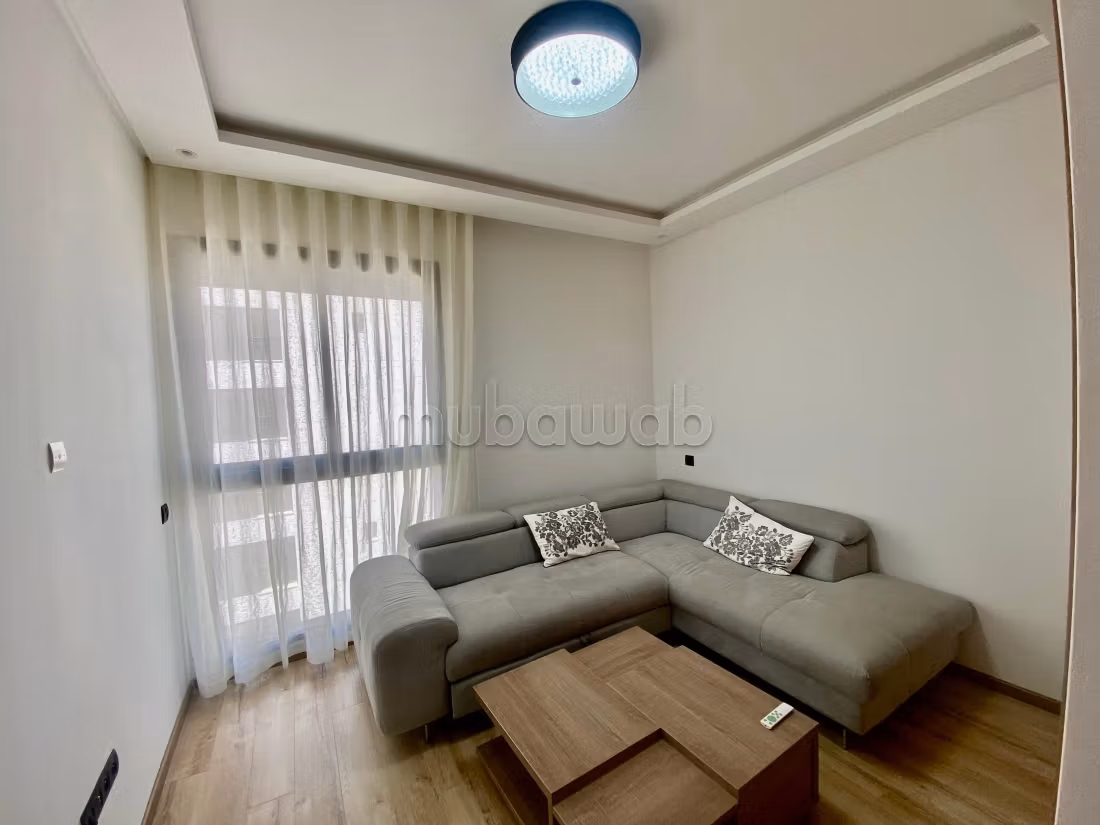 Drie-slaapkamer gemeubileerd appartement bij CFC