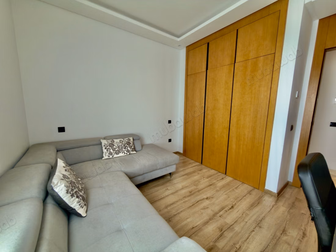 Drie-slaapkamer appartement gemeubileerd in CFC