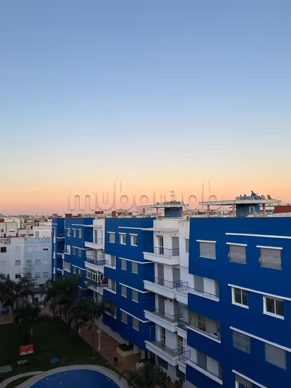 Bellissimo appartamento in affitto. Grande area di 85 m². Ampio spazio di stoccaggio