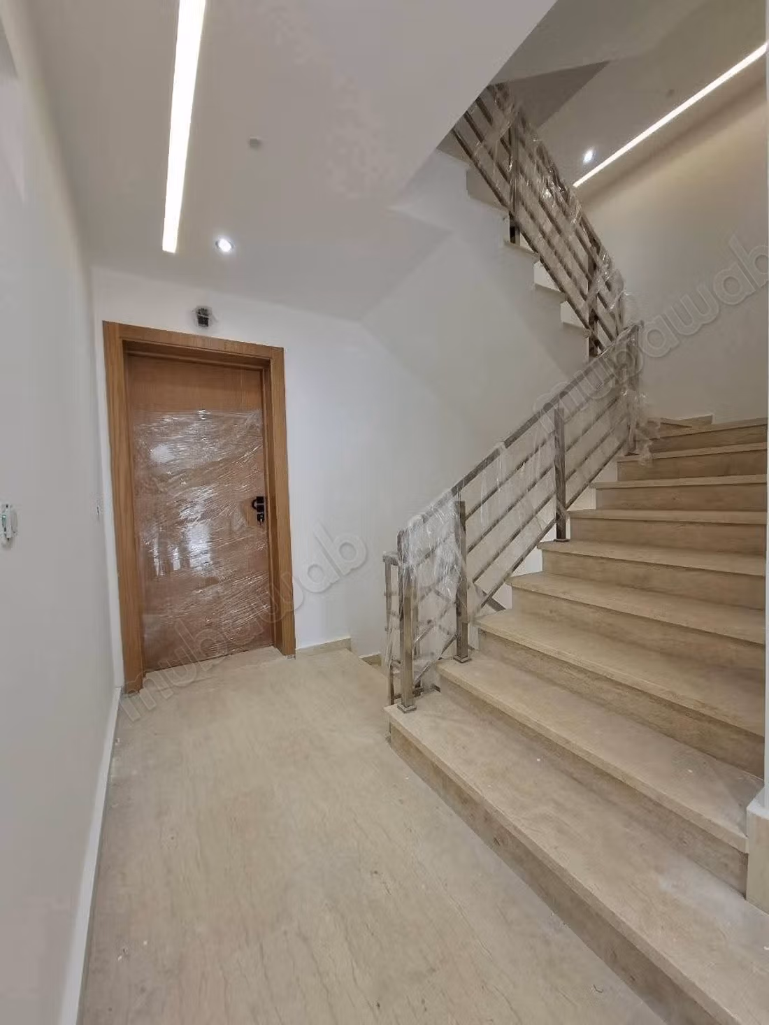 Mooie appartement te koop in het stadscentrum. Totale oppervlakte 90 m². Traditionele woonkamer, algemene satellietantenne