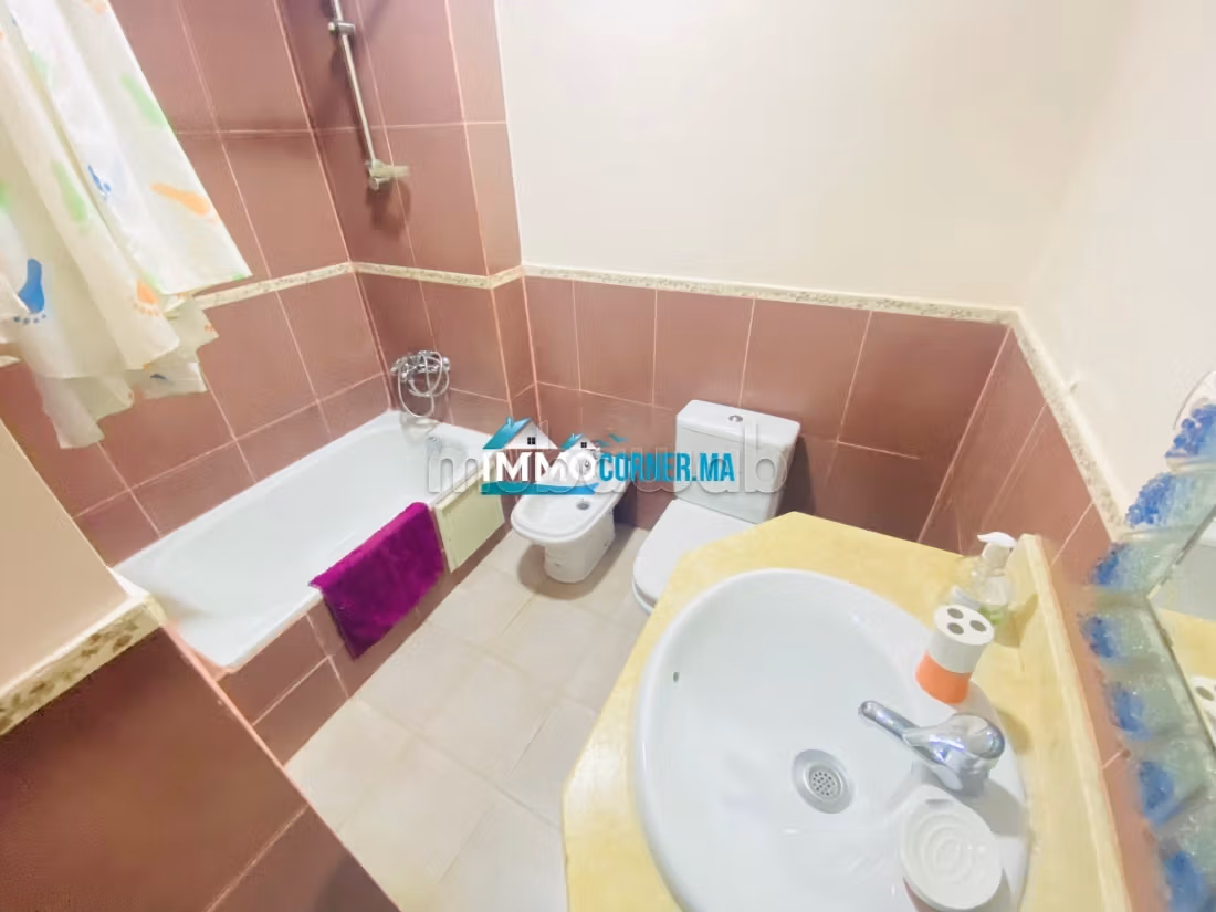 TE HUUR – APPARTEMENT MET ZEEUITZICHT IN TANGIER  In het stadscentrum van Tangier – Boulevard