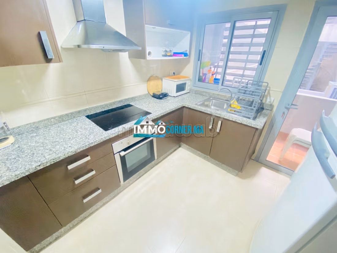 TE HUUR – APPARTEMENT MET ZEEUITZICHT IN TANGIER  In het stadscentrum van Tangier – Boulevard