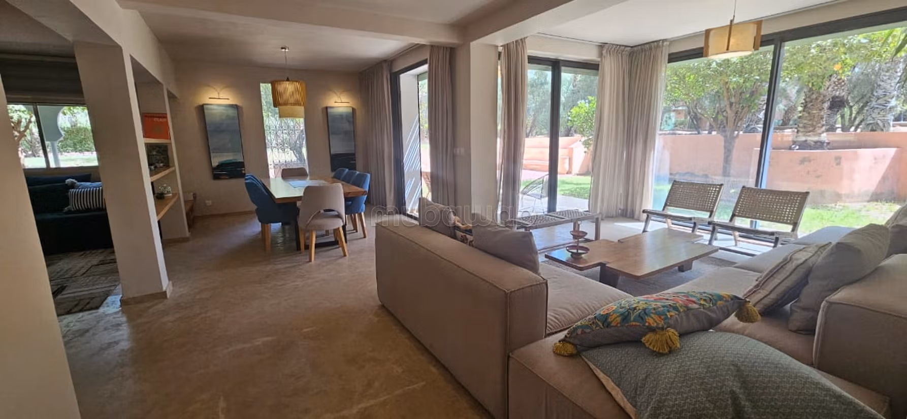 Splendido duplex in affitto a Ennakhil Palmeraie. 3 belle camere. Arredata