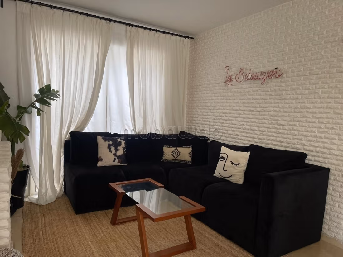 Triplex eccezionale in affitto a Harhoura. 5 grandi stanze. Ben arredato