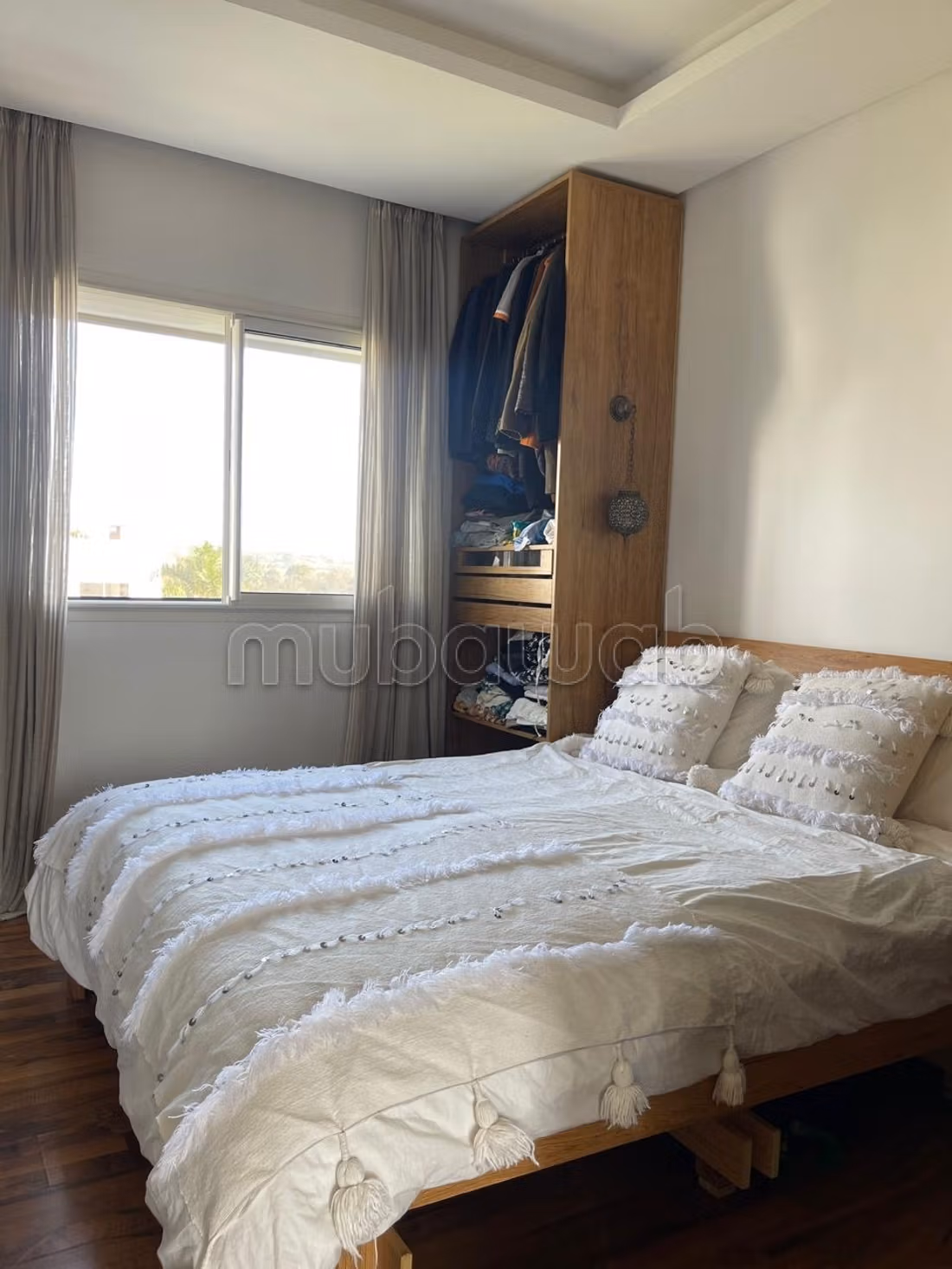 Triplex eccezionale in affitto a Harhoura. 5 grandi stanze. Ben arredato