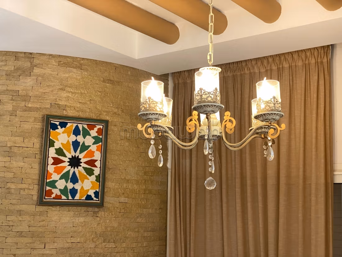 Triplex eccezionale in affitto a Harhoura. 5 grandi stanze. Ben arredato