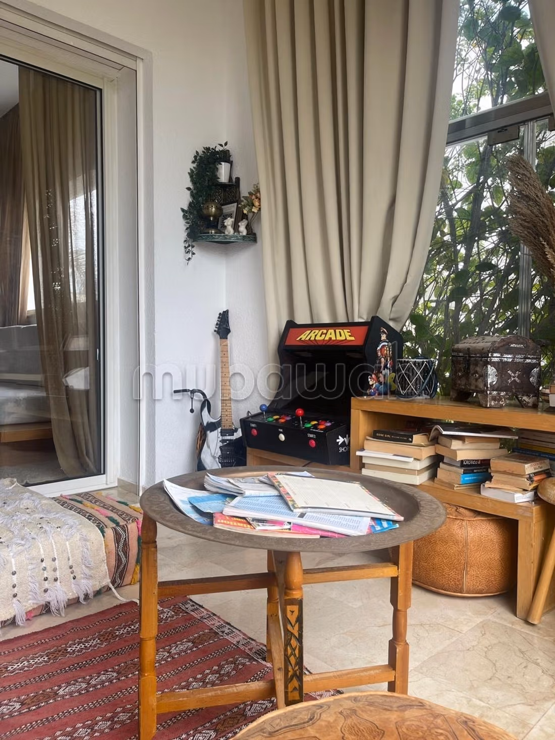 Triplex eccezionale in affitto a Harhoura. 5 grandi stanze. Ben arredato