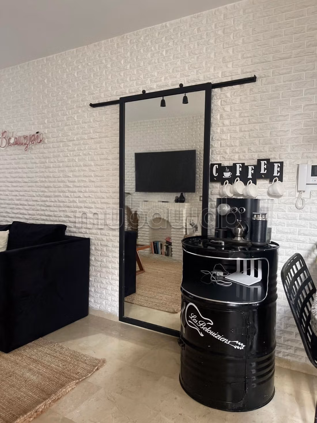 Triplex eccezionale in affitto a Harhoura. 5 grandi stanze. Ben arredato