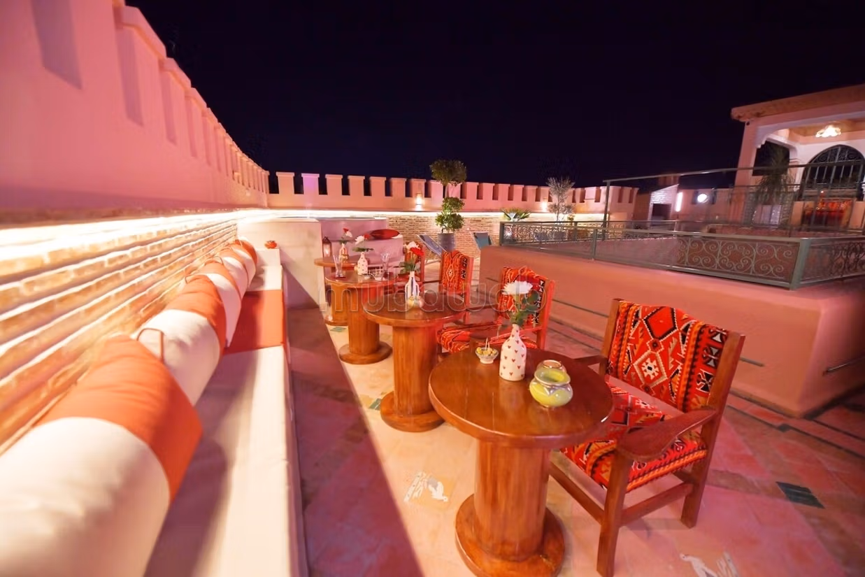 A saisir. Superbe Riad 6 suites Kasbah