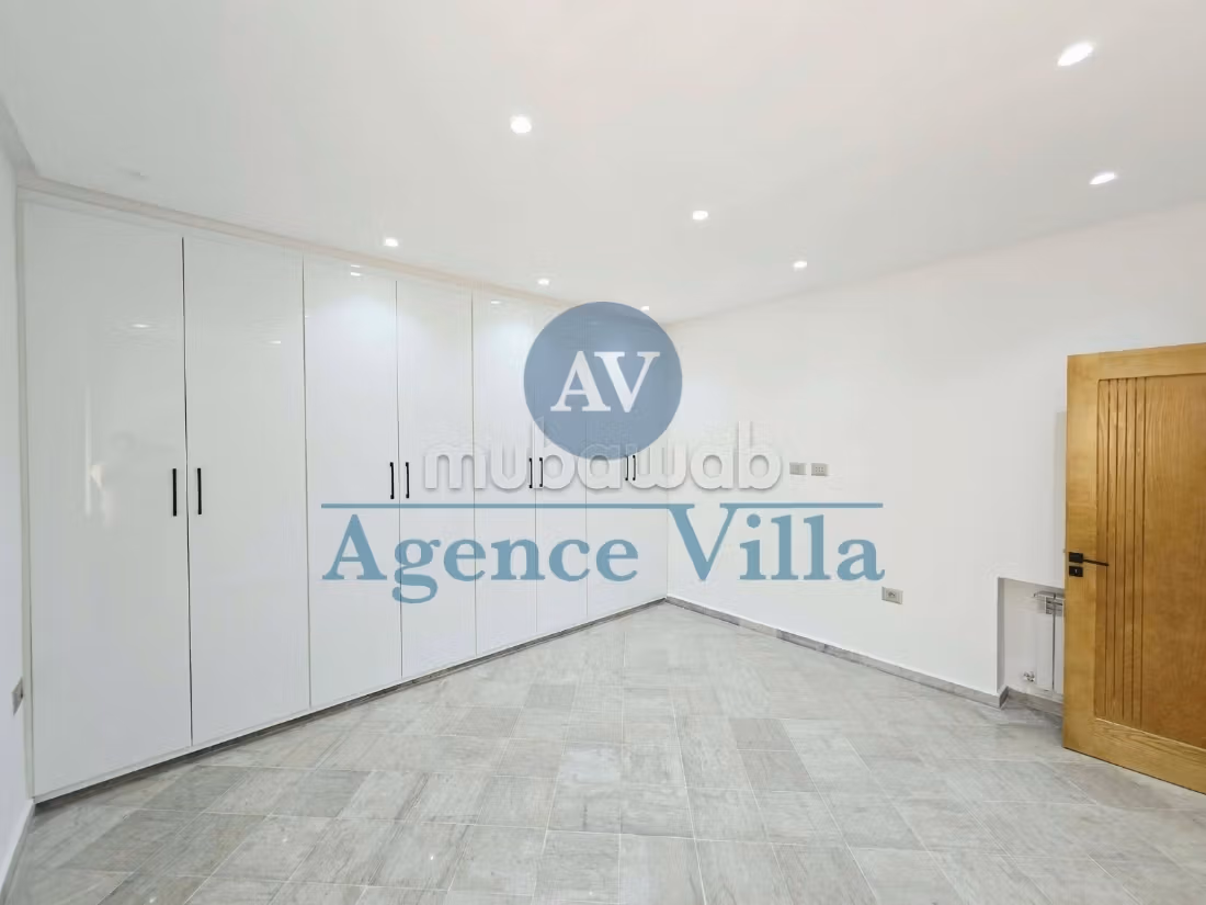 A louer un RDC de villa avec jardin