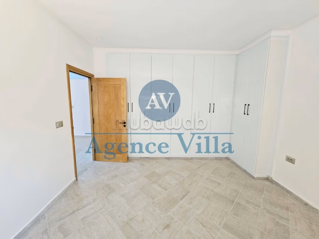 A louer un RDC de villa avec jardin