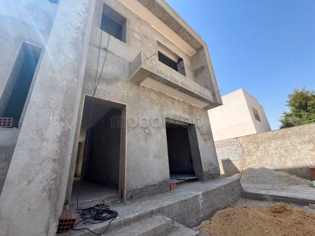 Vendere una villa incompleta in via del parco
