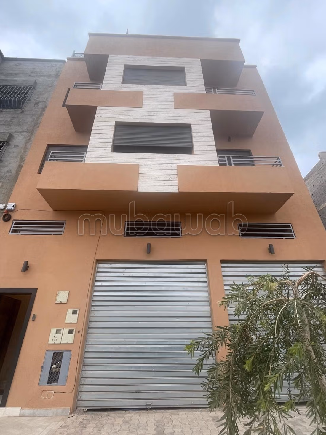 Casa moderna R2 con rooftop, Jacuzzi 90m2
livello