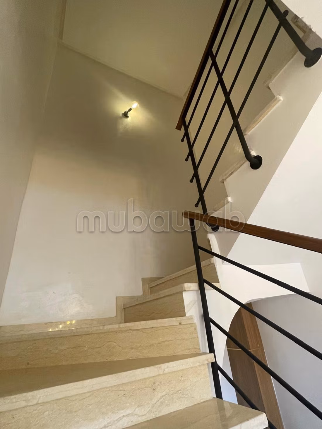 Casa moderna R2 con rooftop, Jacuzzi 90m2
livello