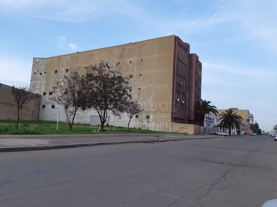 Superbo edificio industriale da affittare a Bernoussi