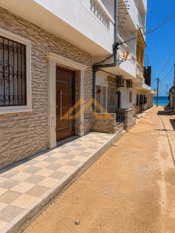 A vendre maison à chott mariem