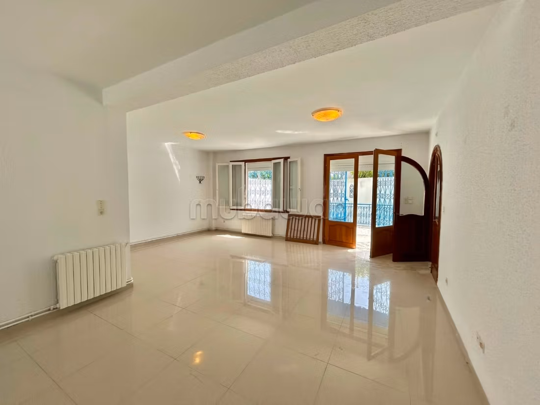 Villa in affitto con piscina a Marsa