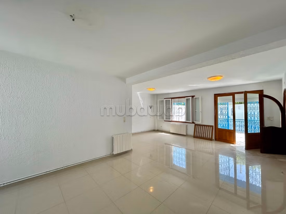 Villa in affitto con piscina a Marsa