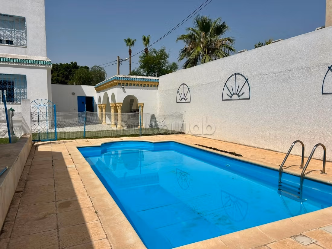 Villa in affitto con piscina a Marsa