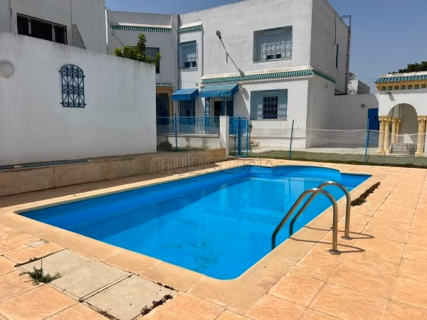 Villa à louer avec piscine à la Marsa
