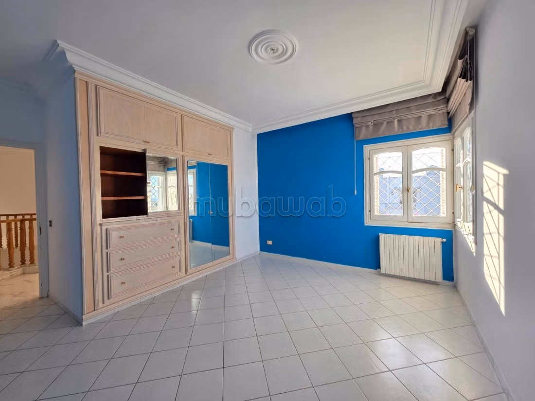 Location villa de luxe à Gammarth Supérieur. Surface de 600 m². Bien meublé