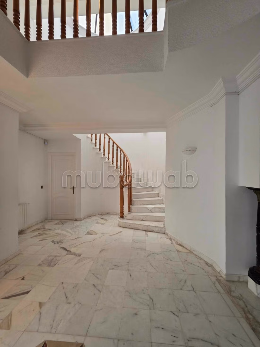 Location villa de luxe à Gammarth Supérieur. Surface de 600 m². Bien meublé