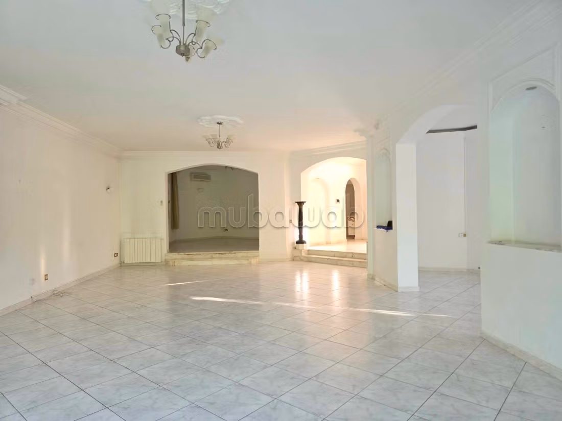 Location villa de luxe à Gammarth Supérieur. Surface de 600 m². Bien meublé