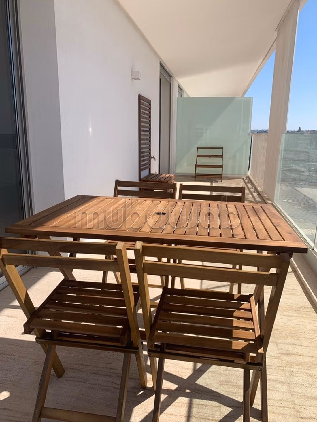 Lovely studio on a high floor with a large terrace