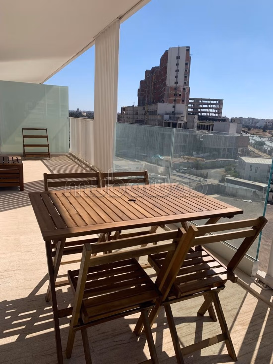 Lovely studio on a high floor with a large terrace