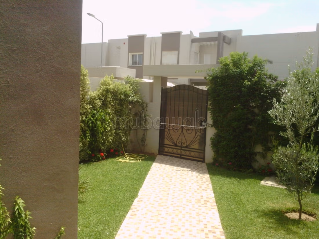 Villa a schiera con piscina privata e giardino