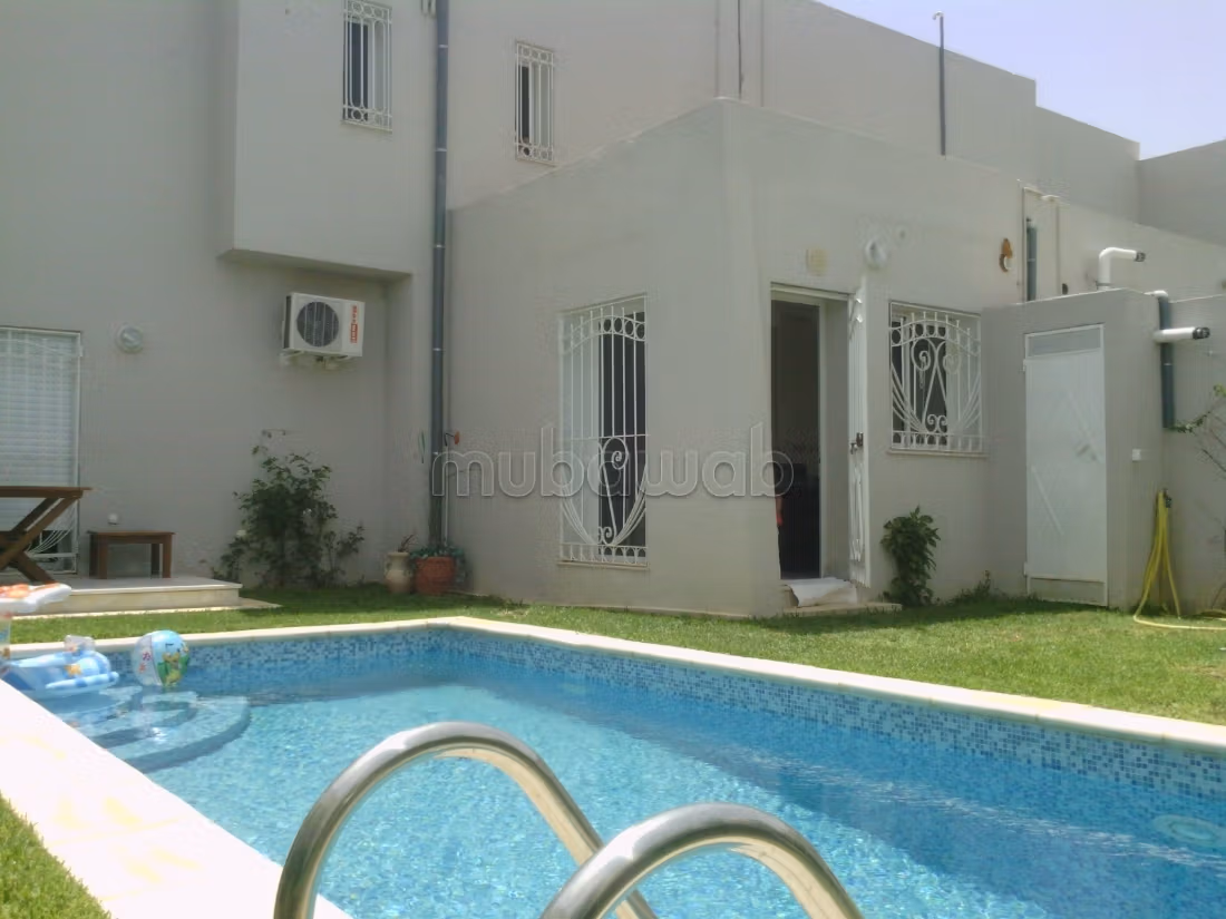 Villa a schiera con piscina privata e giardino