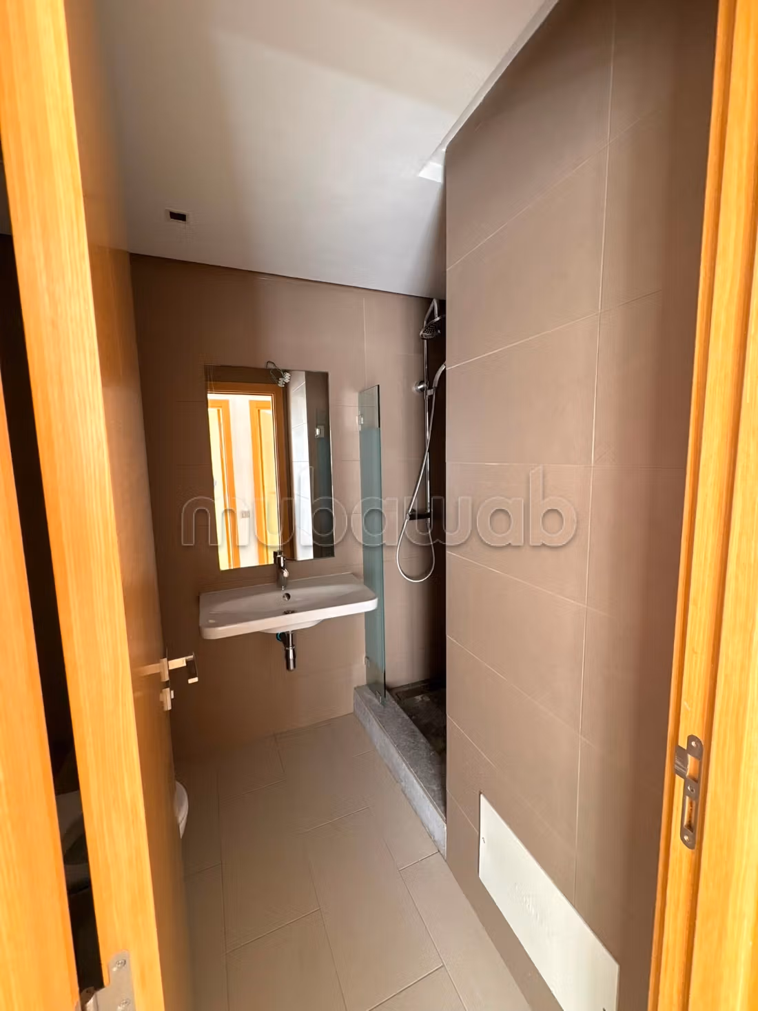 Bel appartement vide 3 chambres à casa Finance City