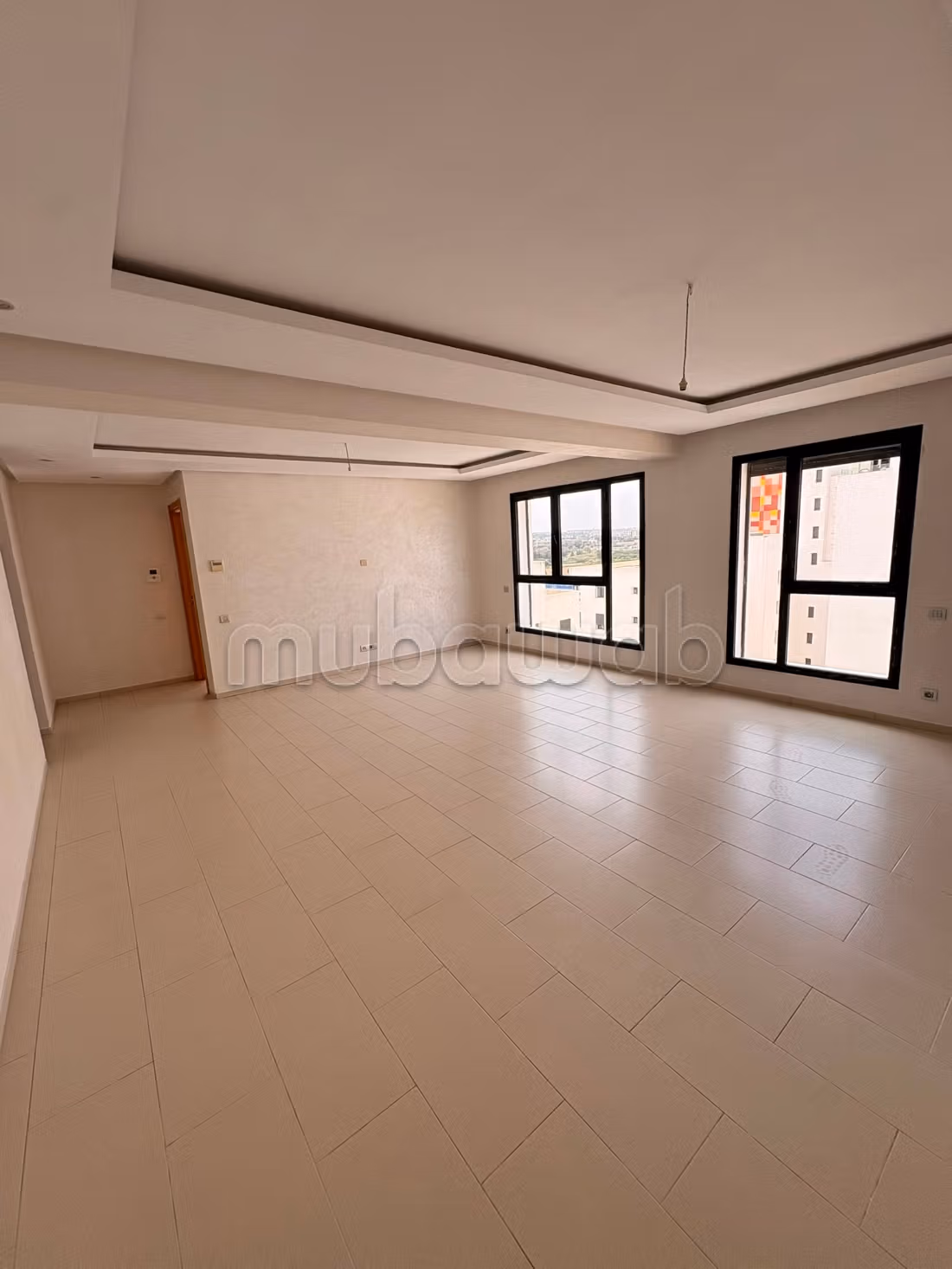 Bel appartement vide 3 chambres à casa Finance City