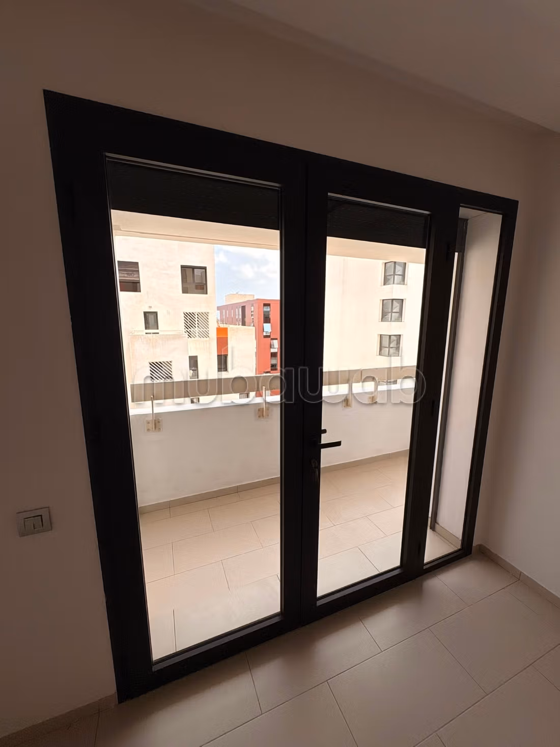 Bel appartement vide 3 chambres à casa Finance City