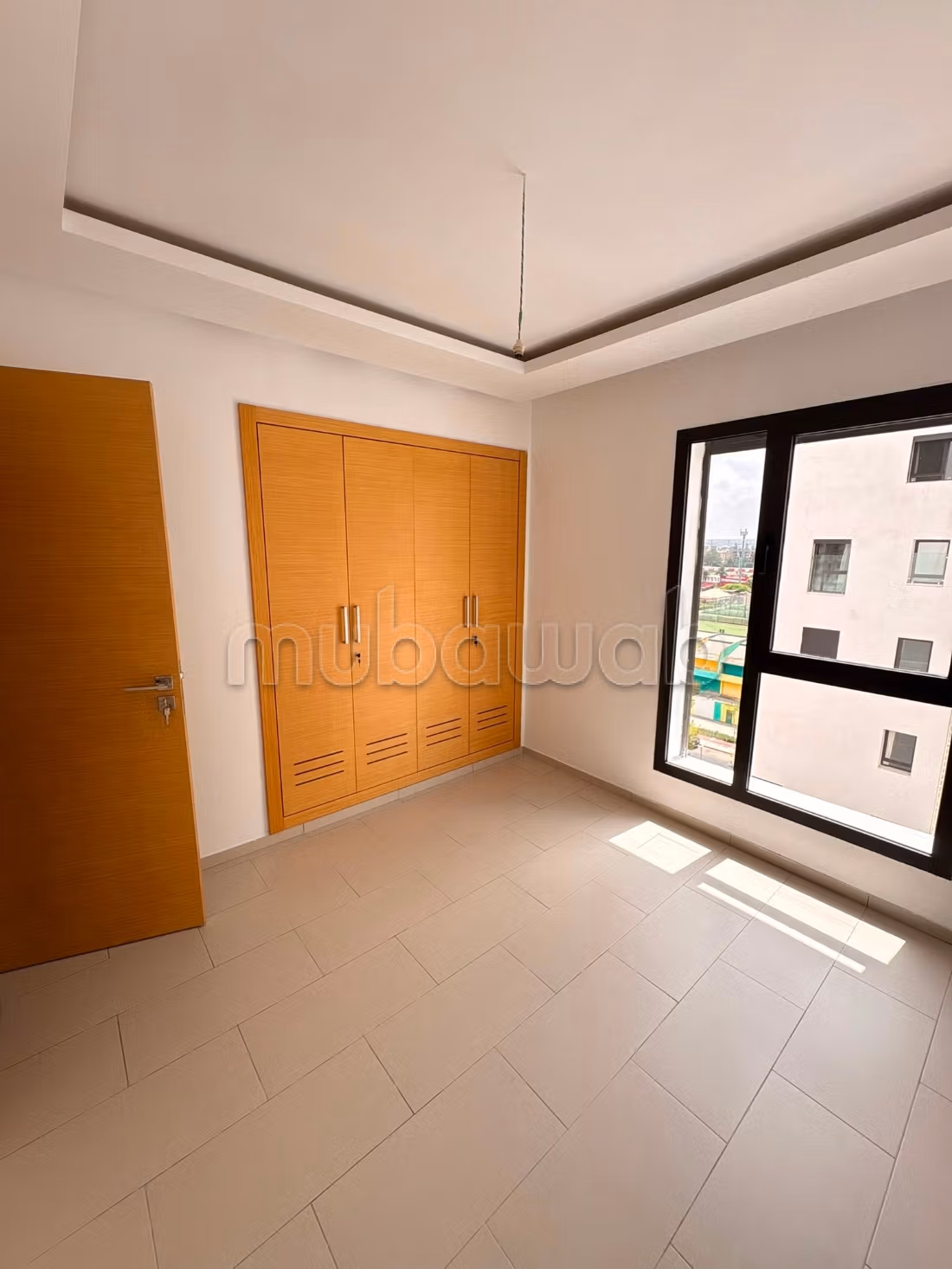 Bel appartement vide 3 chambres à casa Finance City