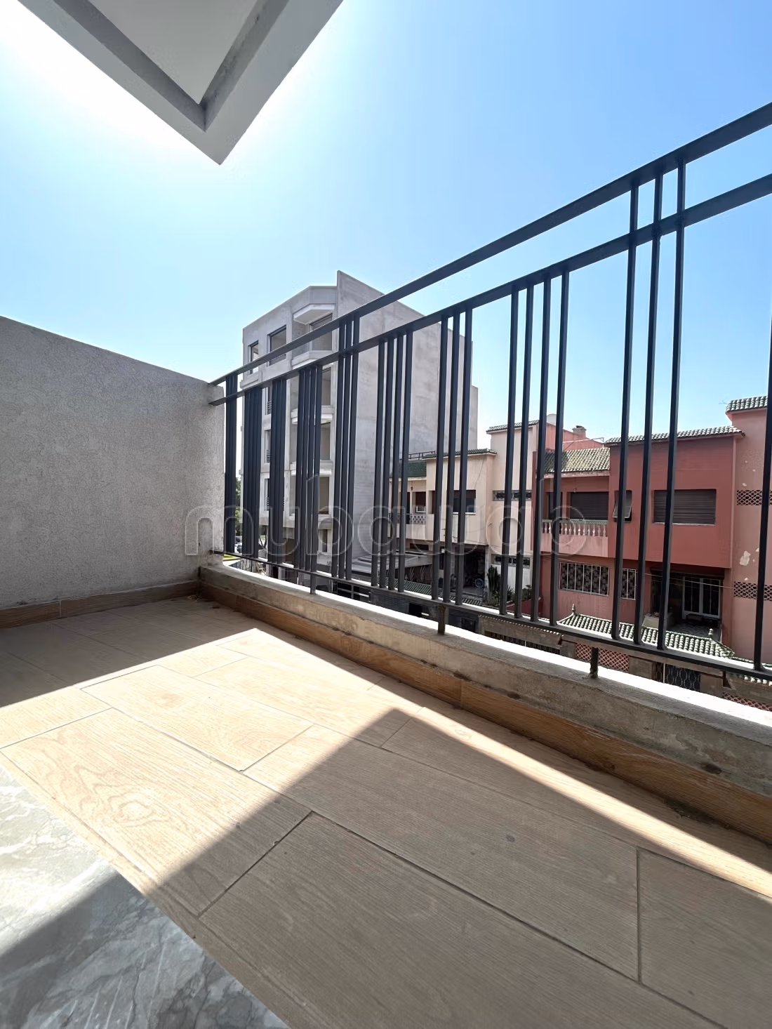 Top central studio