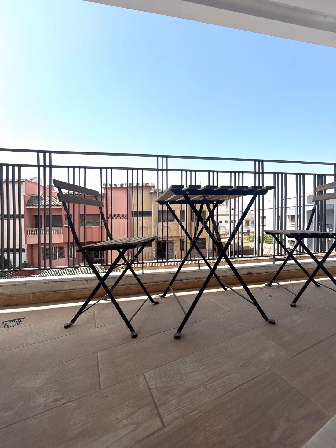 Top central studio