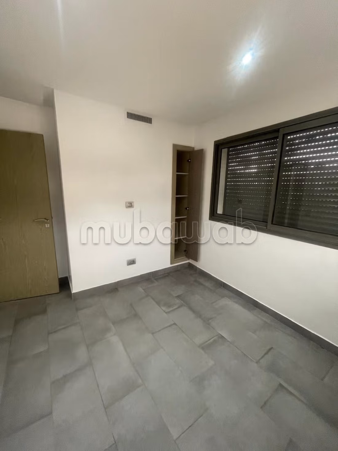 Very nice empty apartment 3 bedrooms in Breton Farm