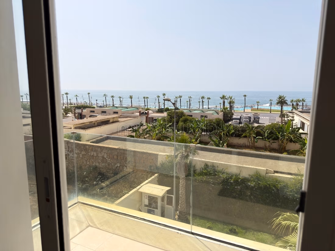 Beautiful apartment for rent in Hay Al Kora. 4 comfortable rooms. Concierge service, air conditioning