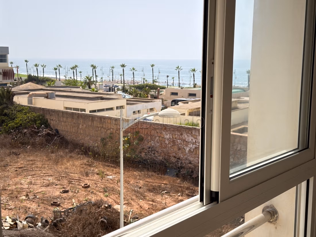 Beautiful apartment for rent in Hay Al Kora. 4 comfortable rooms. Concierge service, air conditioning