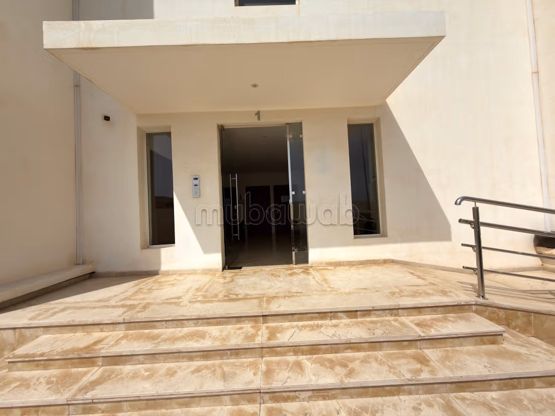 Beautiful apartment for rent in Hay Al Kora. 4 comfortable rooms. Concierge service, air conditioning