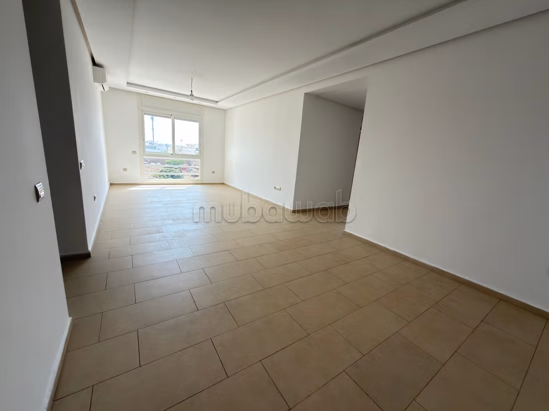 Beautiful apartment for rent in Hay Al Kora. 4 comfortable rooms. Concierge service, air conditioning