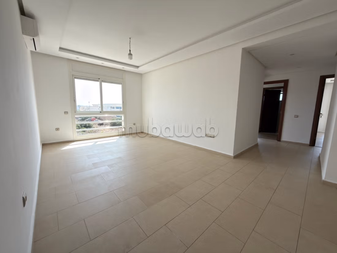 Beautiful apartment for rent in Hay Al Kora. 4 comfortable rooms. Concierge service, air conditioning