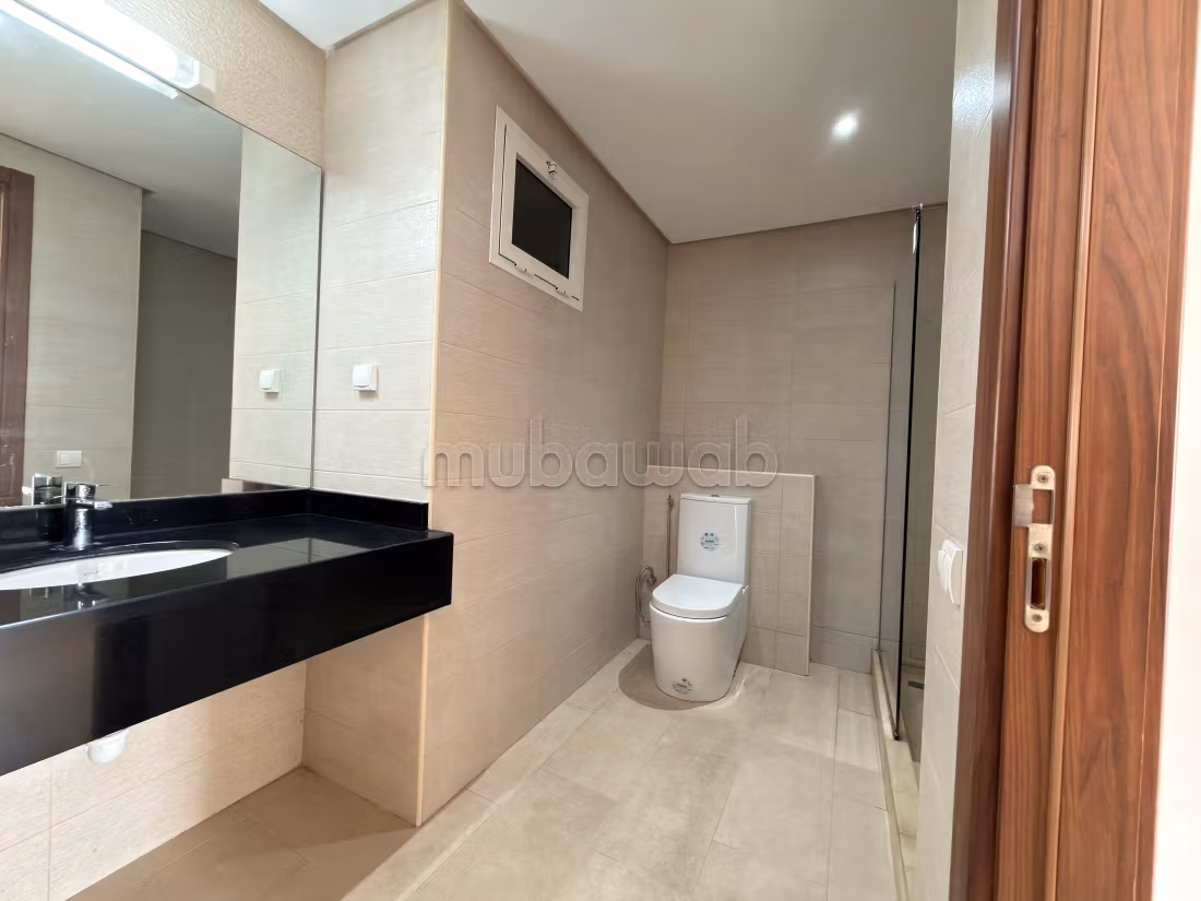 Beautiful apartment for rent in Hay Al Kora. 4 comfortable rooms. Concierge service, air conditioning